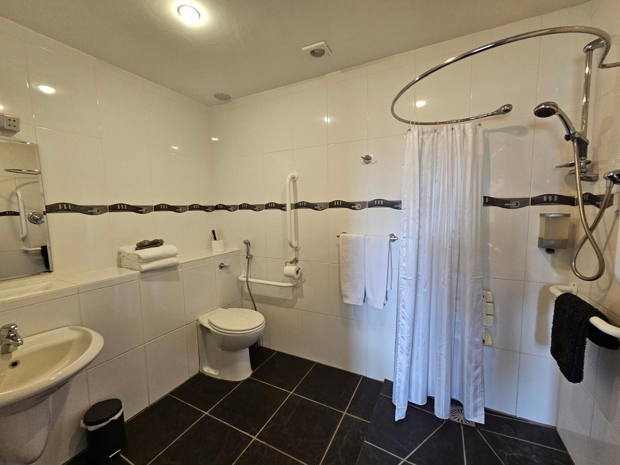 Fuchsia Lodge - New Luxury 5* Beachside Lodge With Sauna - 4 Beds Ensuite - Spectacular Location Waterville Eksteriør billede