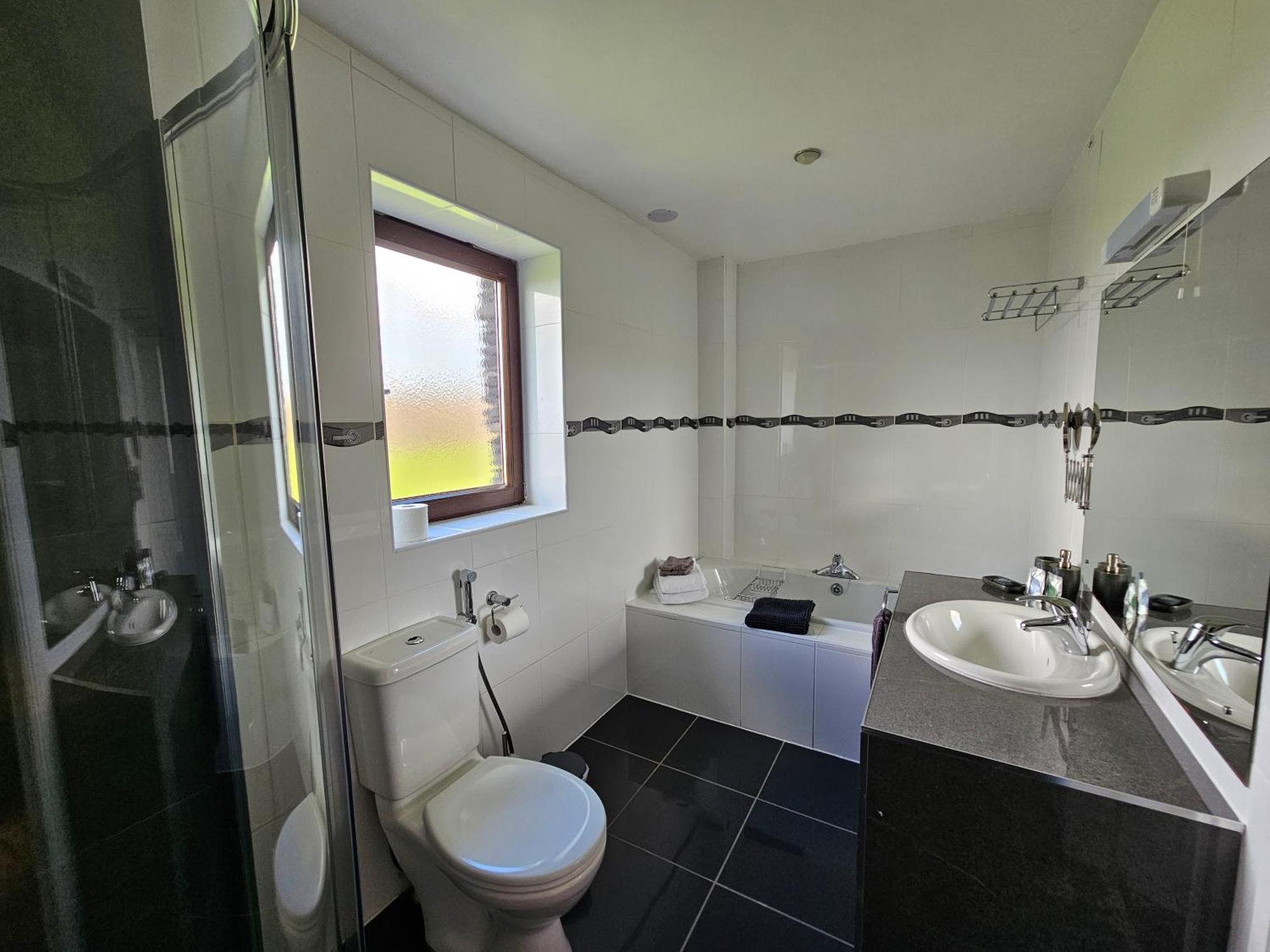 Fuchsia Lodge - New Luxury 5* Beachside Lodge With Sauna - 4 Beds Ensuite - Spectacular Location Waterville Eksteriør billede