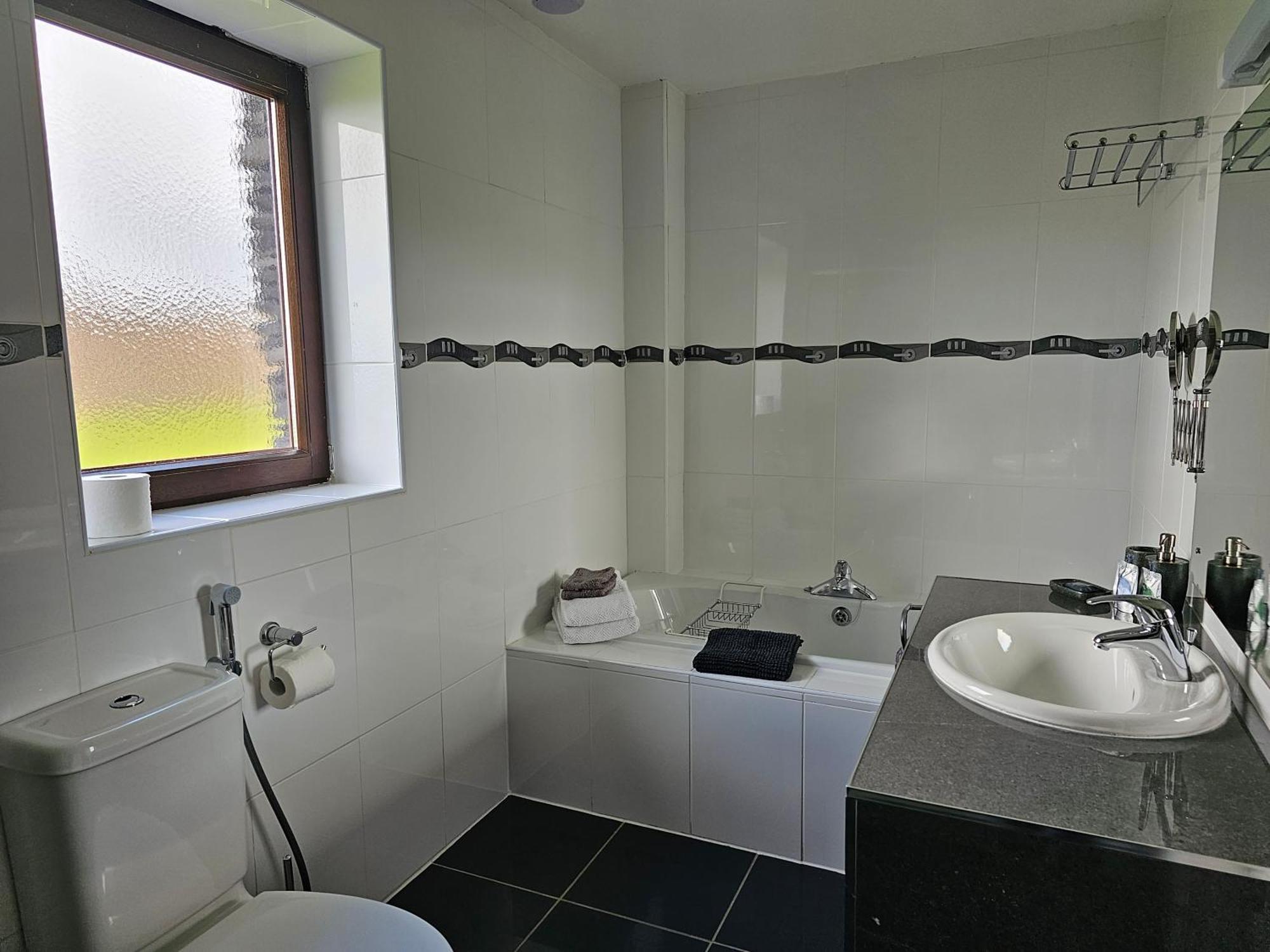 Fuchsia Lodge - New Luxury 5* Beachside Lodge With Sauna - 4 Beds Ensuite - Spectacular Location Waterville Eksteriør billede